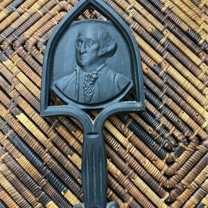 George Washington Cast Iron Trivet - Virginia Metalcrafters Cast Iron
